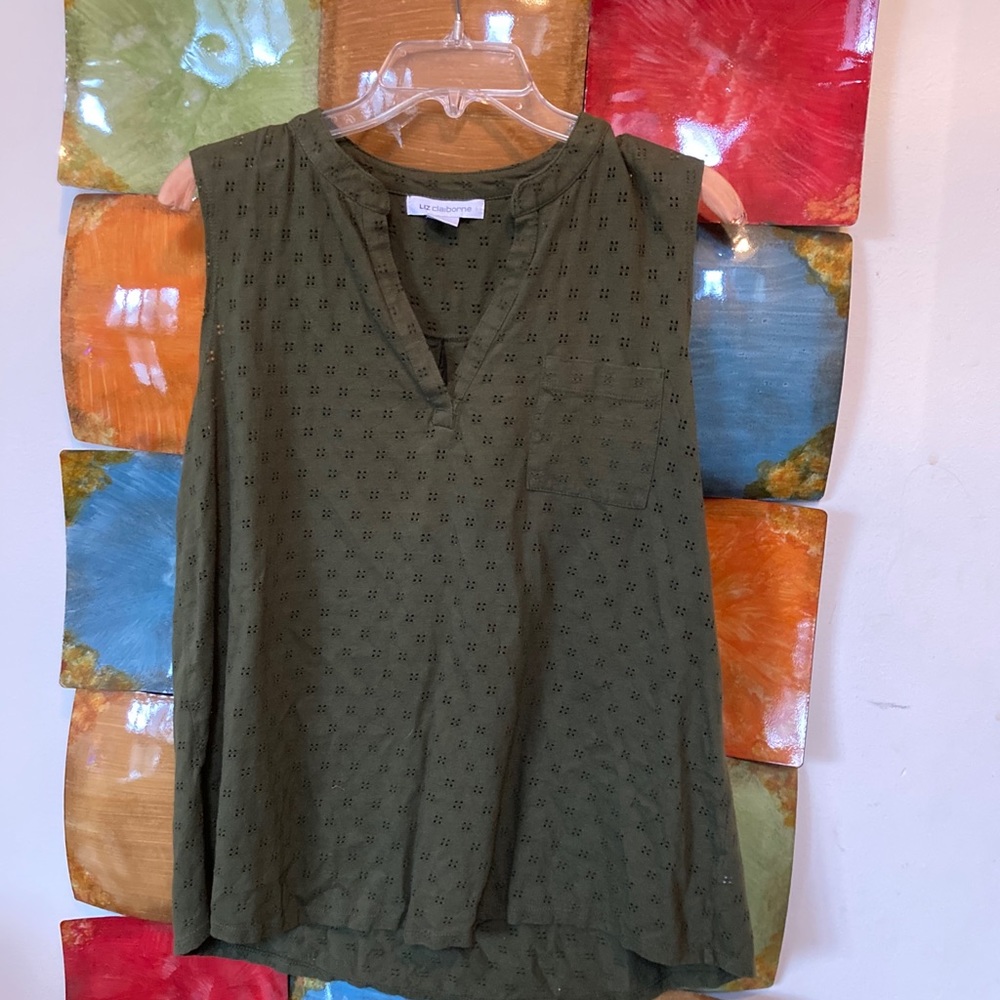 V-neck tank top